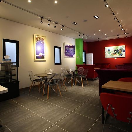 Lineplus Hotel Gimpo Екстер'єр фото