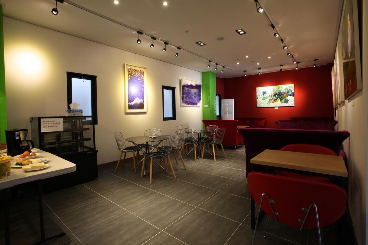 Lineplus Hotel Gimpo Екстер'єр фото